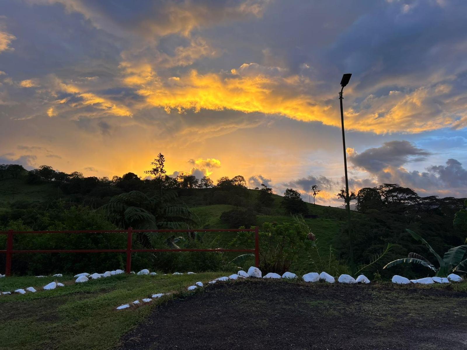 Chateau Arenal Hotel & Restaurante El Castillo Экстерьер фото